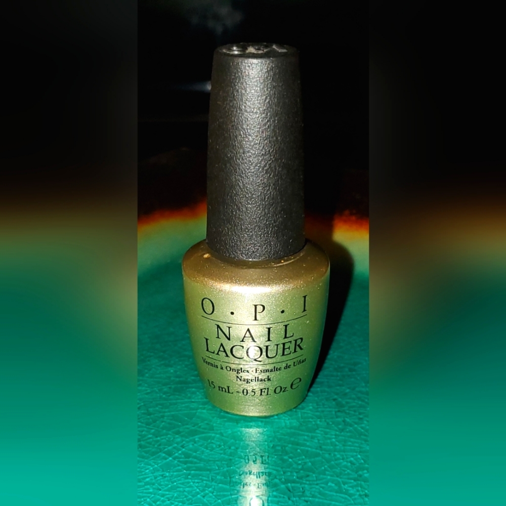 OPI "MARIAH CAREY HOLIDAY EDITION- 18K WHITE GOLD & SILVER TOPCOAT"